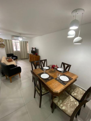 Beira Mar- 204 ar condicionado-sala e quarto, ventiladores com garagem, wi fi 15 metros da Praia
